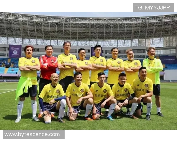 足球球星合影技巧两人合照拍摄要领及姿势选择解析